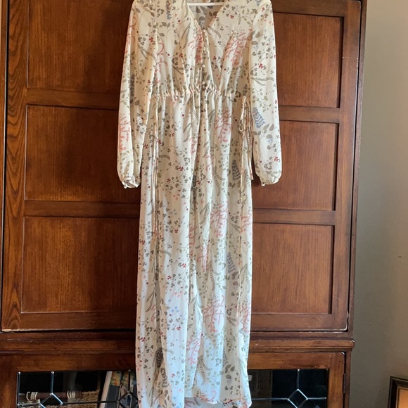 H&M sheer floral maxi dress overlay - Picture 4 of 4